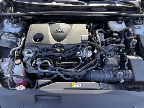 Used 2025 Toyota Camry SE image 28