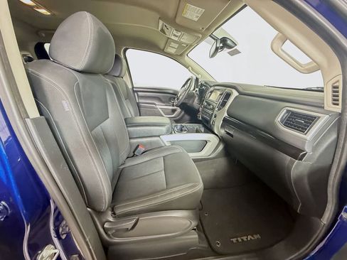 Used 2018 Nissan Titan SV w/ SV Convenience Package image 28