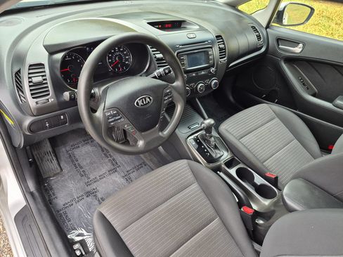 Used 2017 Kia Forte LX w/ LX Popular Package FWD image 16