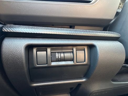 Used 2025 Subaru Crosstrek 2.0i Premium image 22