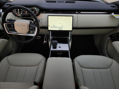 New 2026 Land Rover Range Rover Long Wheelbase SE image 27