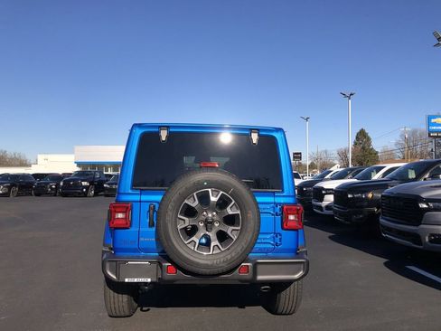 New 2026 Jeep Wrangler Unlimited Sahara w/ Technology Group AWD/4WD image 18