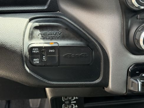 Used 2024 RAM 2500 Big Horn AWD/4WD image 22