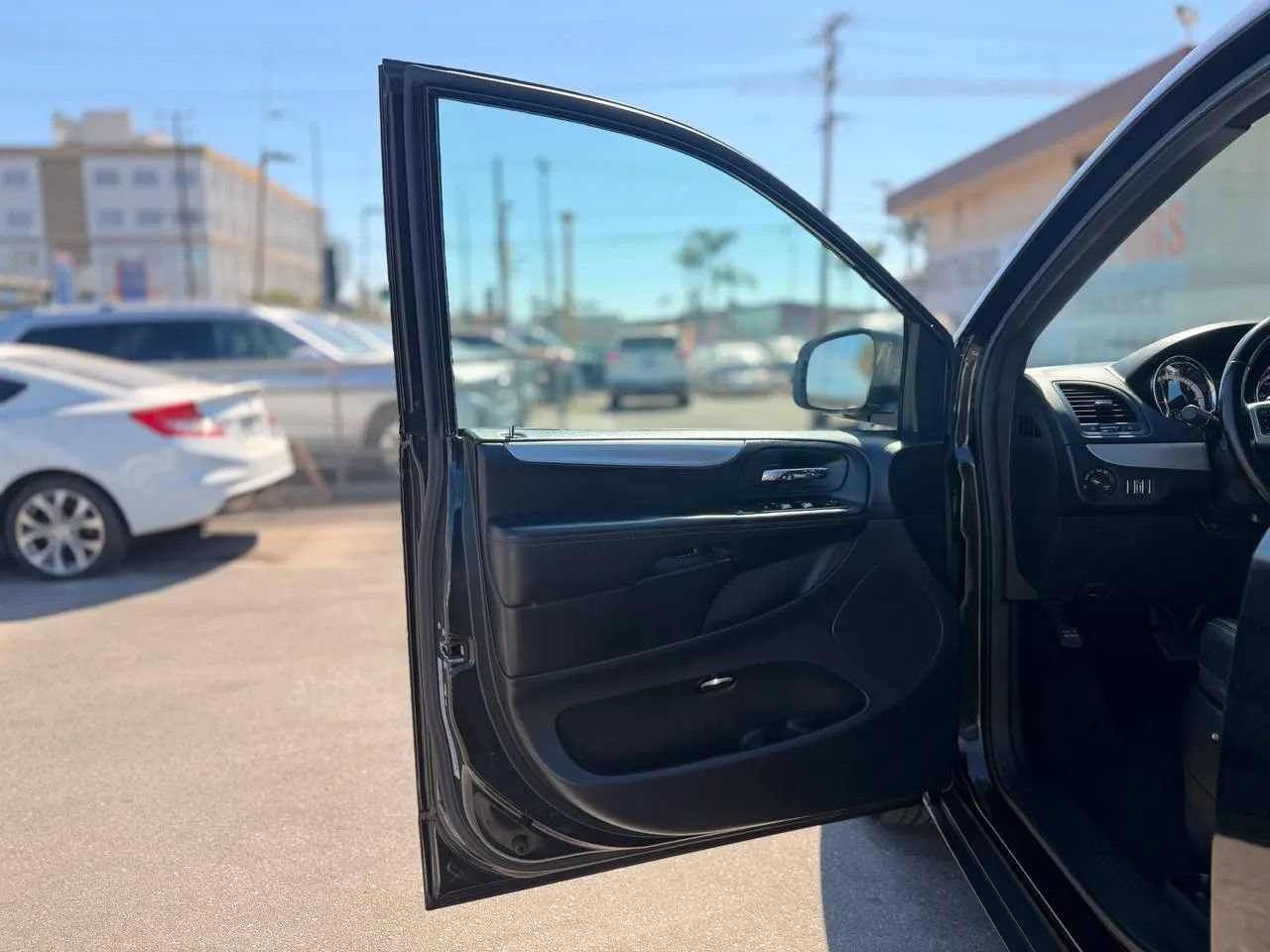 Used 2018 Dodge Grand Caravan GT FWD image 21