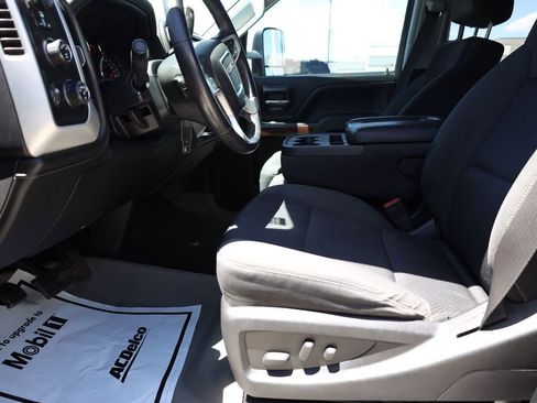Used 2015 GMC Sierra 2500 SLE w/ SLE Preferred Package AWD/4WD image 11