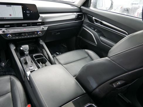 Used 2025 Kia Telluride S image 15