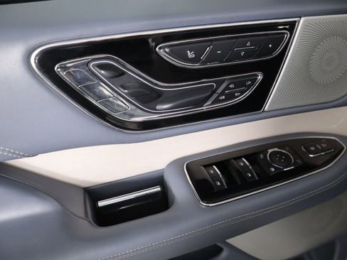 Used 2021 Lincoln Navigator L Black Label w/ Cargo Convenience Package image 24