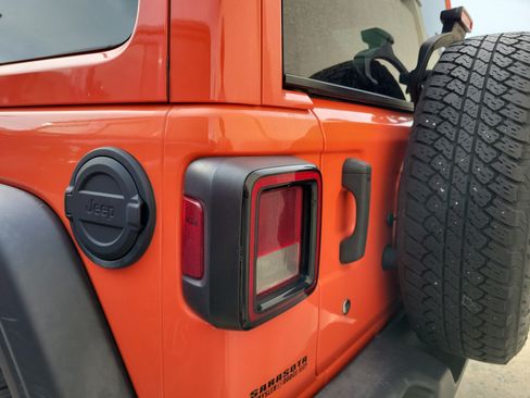 Used 2020 Jeep Wrangler Unlimited Sport S w/ Sun And Sound Package AWD/4WD image 10