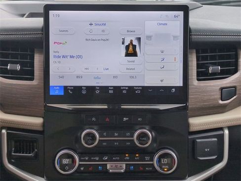 Used 2024 Ford Expedition Limited image 18