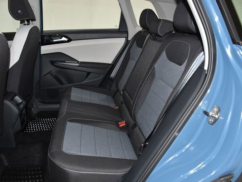 Used 2025 Volkswagen Taos S image 28