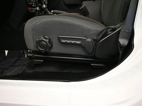 Used 2024 Jeep Gladiator Sport image 13