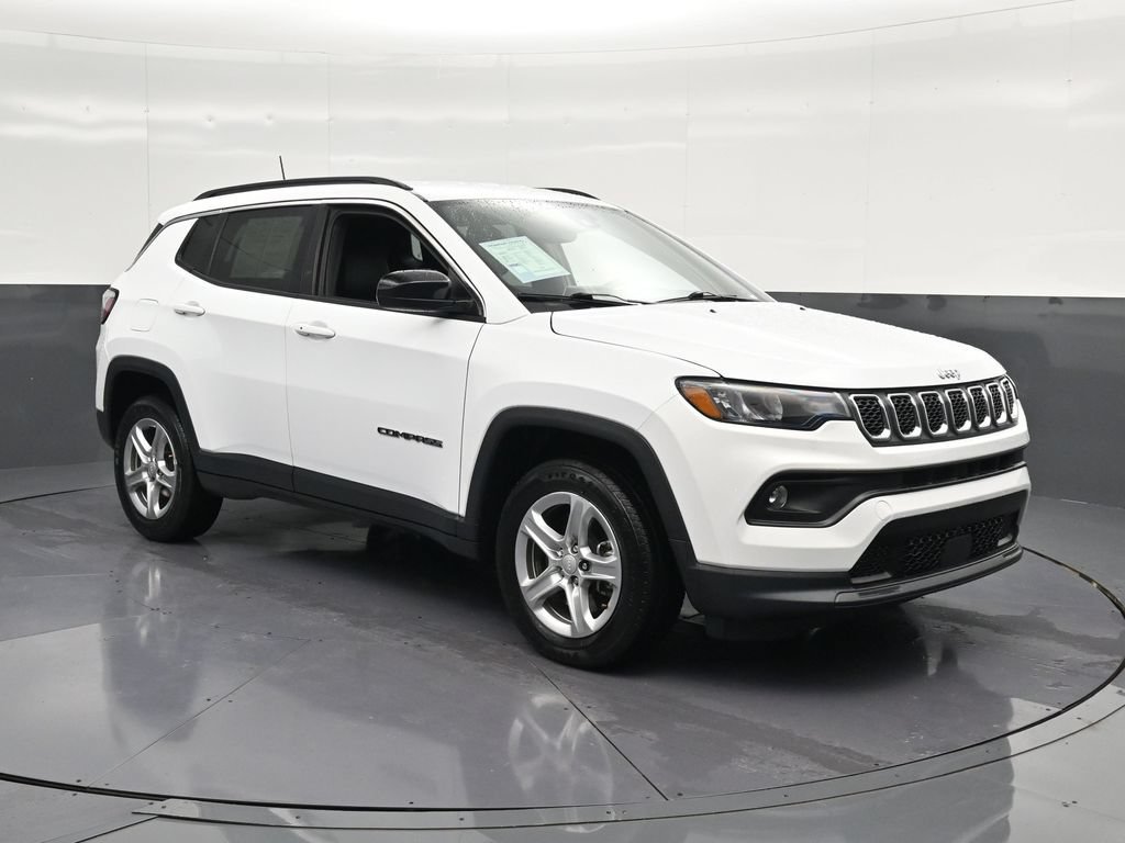 Used 2023 Jeep Compass Latitude AWD/4WD image 5