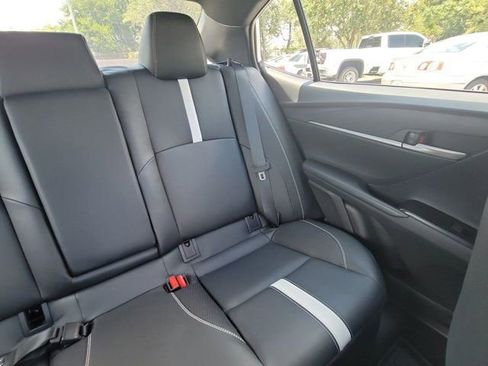 Used 2025 Toyota Camry SE AWD/4WD image 6