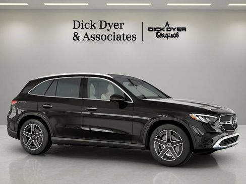 Used 2026 Mercedes-Benz GLC 300 image 8