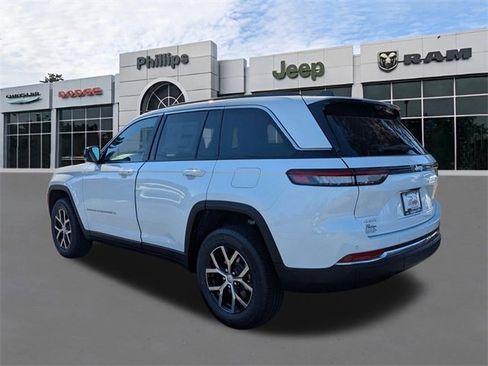 New 2025 Jeep Grand Cherokee Limited image 6