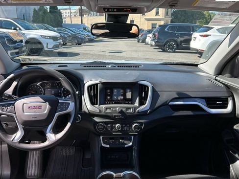 Certified 2022 GMC Terrain SLE w/ Driver Convenience Package AWD/4WD image 41