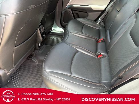 Used 2022 Jeep Compass Limited AWD/4WD image 32
