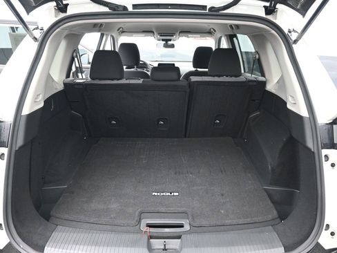 Used 2023 Nissan Rogue SV image 24