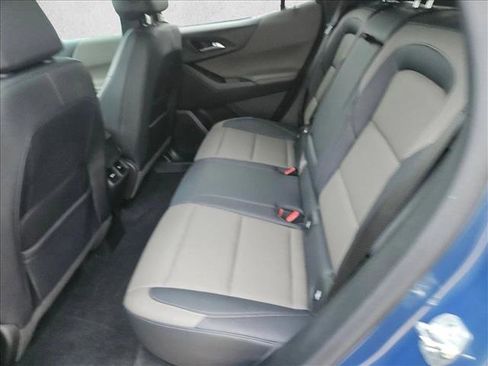 Used 2025 Chevrolet Equinox LT w/ Convenience Package II FWD image 10