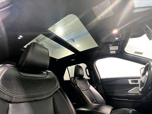 Used 2020 Ford Explorer ST w/ Premium Technology Package image 29