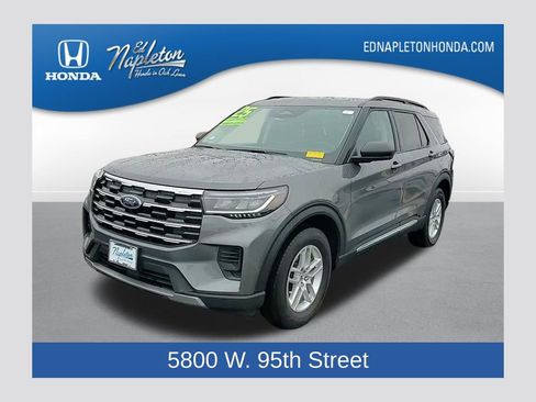 Used 2025 Ford Explorer Active AWD/4WD image 1