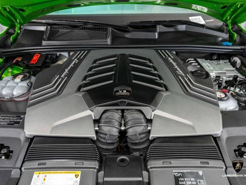 Used 2025 Lamborghini Urus SE image 7