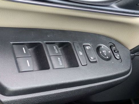 Used 2020 Honda CR-V Touring image 29