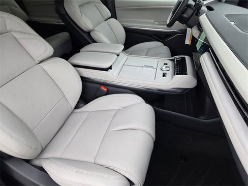 New 2025 Lincoln Navigator L Reserve image 13