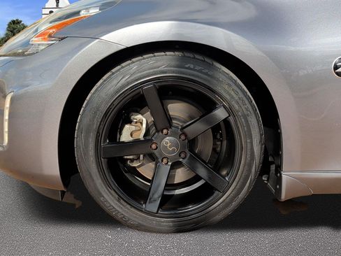 Used 2019 Nissan 370Z Coupe RWD image 7