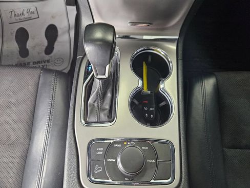 Used 2021 Jeep Grand Cherokee Altitude AWD/4WD image 13