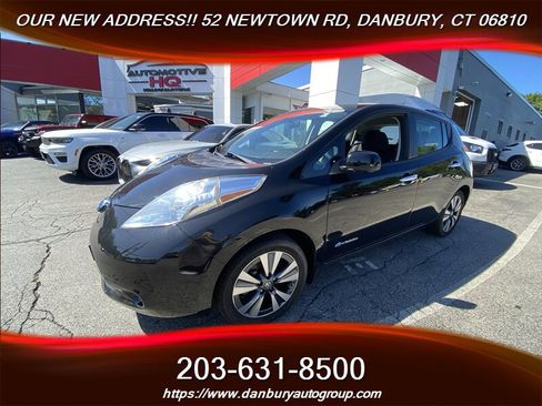 Used 2017 Nissan Leaf SV w/ Premium Package FWD image 2