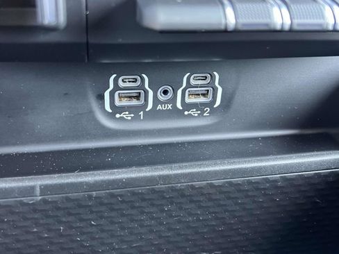 Used 2022 RAM 1500 Laramie AWD/4WD image 31
