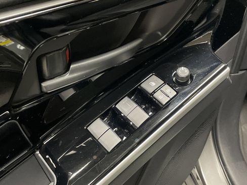 Used 2025 Toyota bZ4X XLE image 15