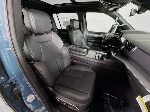 New 2026 Jeep Grand Wagoneer L Limited AWD/4WD image 32