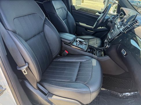 Used 2019 Mercedes-Benz GLE 400 4MATIC image 18