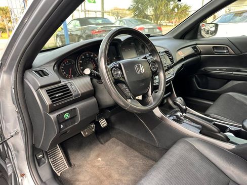 Used 2016 Honda Accord Sport image 10