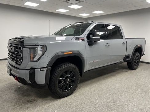 Used 2025 GMC Sierra 3500 AT4 w/ AT4 Premium Plus Package image 6