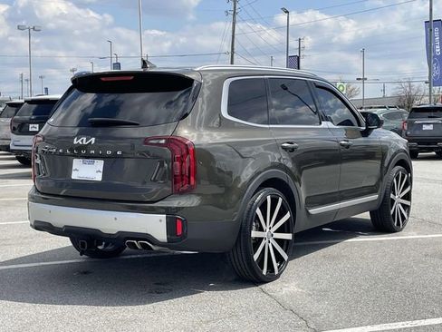 Used 2024 Kia Telluride S w/ S Sunroof Package image 3