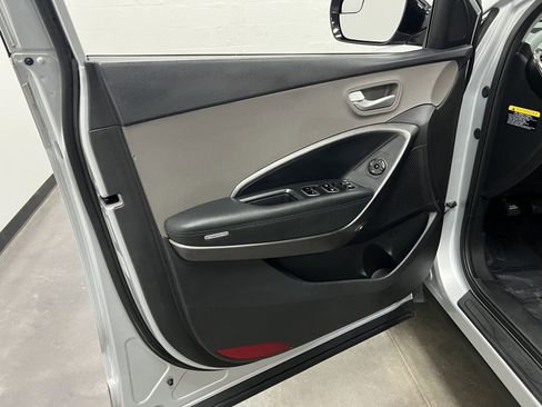 Used 2017 Hyundai Santa Fe Sport image 20