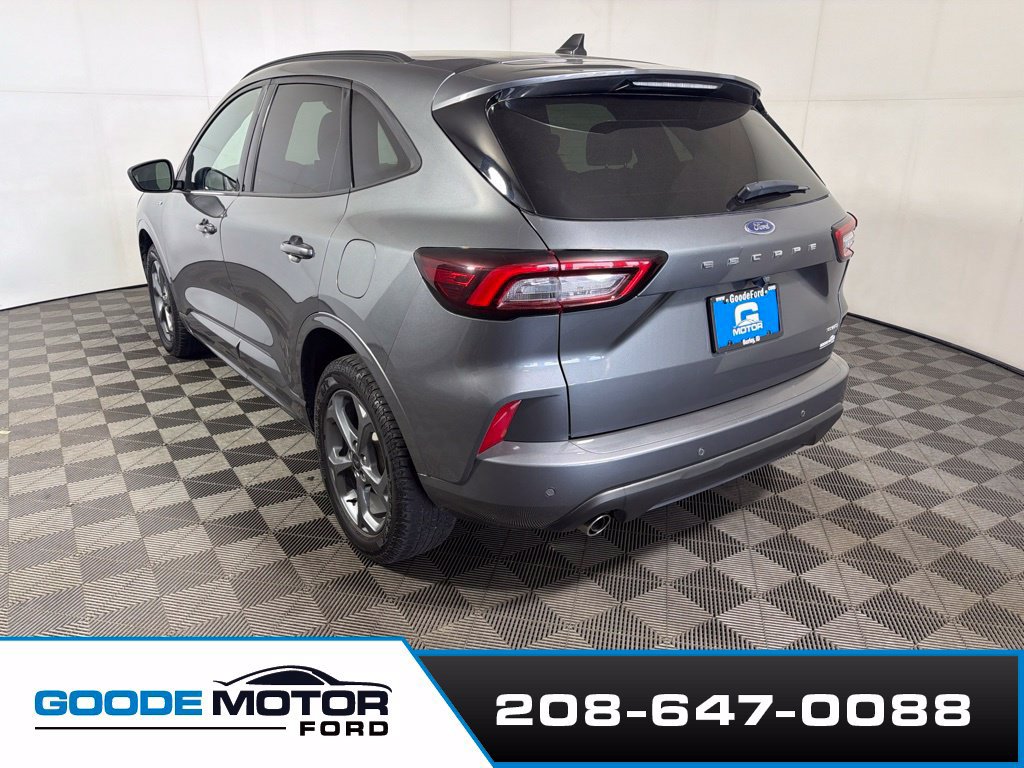 Used 2023 Ford Escape ST-Line w/ Tech Pack #1 AWD/4WD image 5