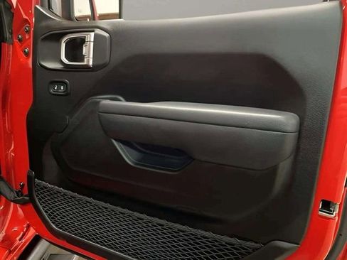 Used 2025 Jeep Wrangler Unlimited Rubicon 4xe w/ Safety Group image 92