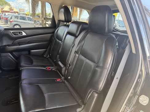 Used 2015 Nissan Pathfinder Platinum AWD/4WD image 14