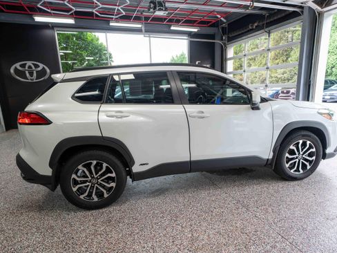 Used 2024 Toyota Corolla Cross AWD Hybrid image 4
