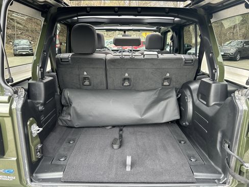 Certified 2023 Jeep Wrangler Unlimited w/ Sun & Screen Package image 8