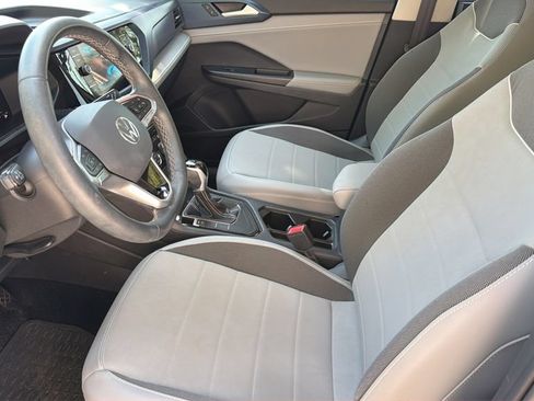 Certified 2024 Volkswagen Taos SE FWD image 25