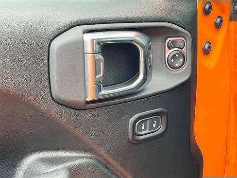 Certified 2025 Jeep Gladiator Mojave image 17