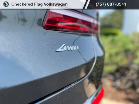 Used 2025 Genesis GV80 2.5T Standard AWD/4WD image 11