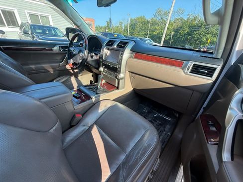 Used 2011 Lexus GX 460 Premium image 10