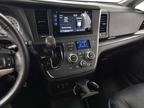 Used 2015 Toyota Sienna SE FWD image 21
