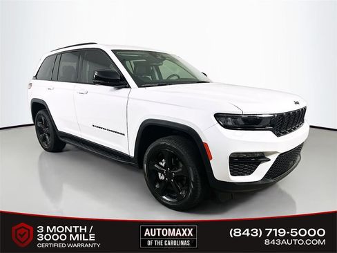 Used 2023 Jeep Grand Cherokee Limited w/ Black Appearance Package AWD/4WD image 1